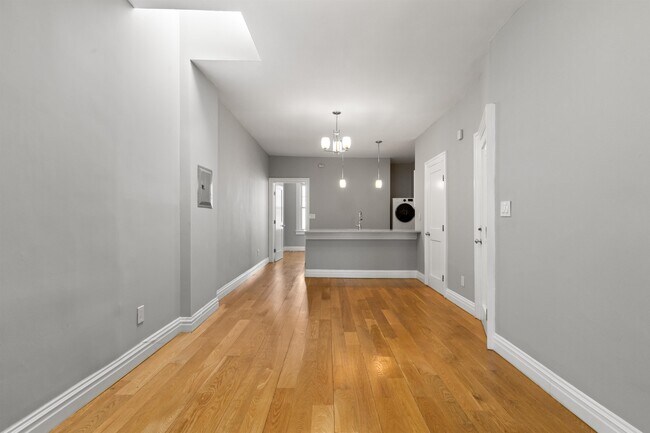 Building Photo - 29 Milton Ave