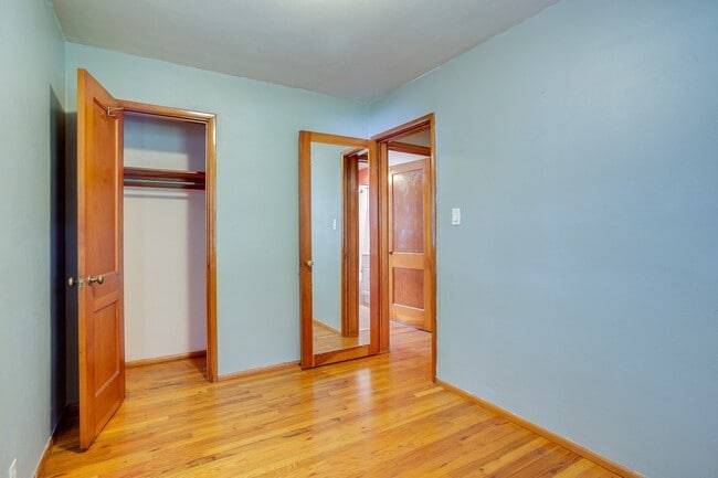 Building Photo - 2 Bed Bungalow in Champaign- Available August 2026
