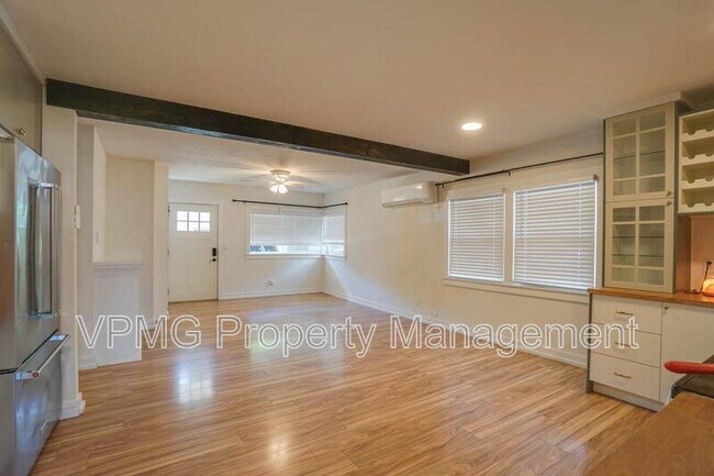 Building Photo - 3113 Yeoman Ave