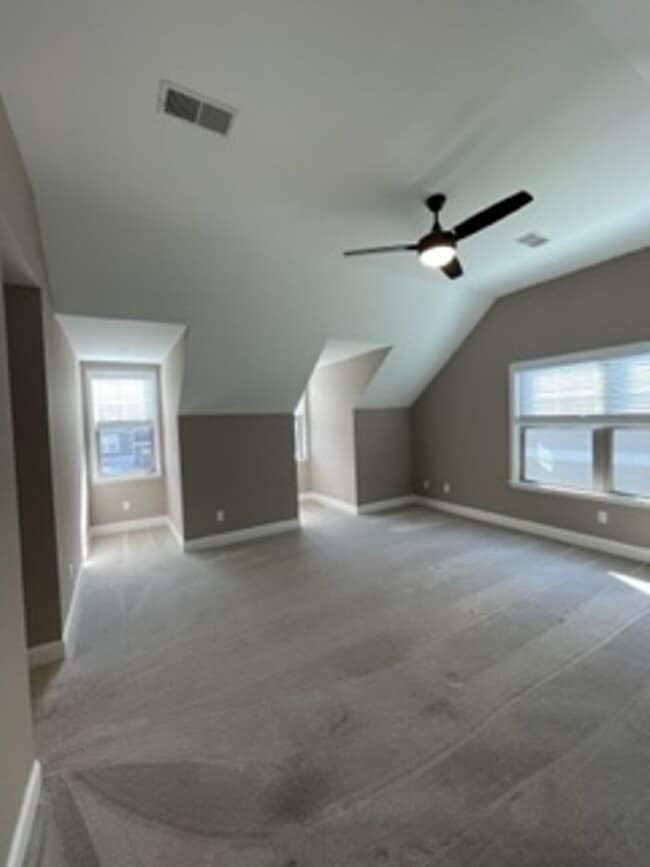 Building Photo - 3 Bedroom 2.5 Bath + Finished Bonus for Rent in Ooltewah