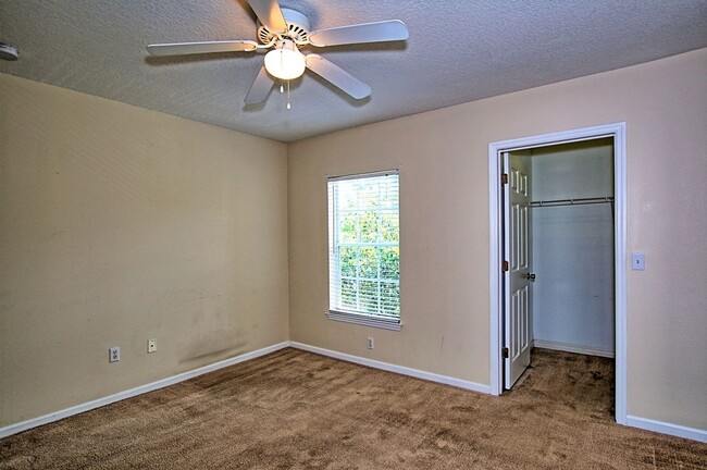 Building Photo - 2/2, 3rd floor condo in Waterford Lakes!