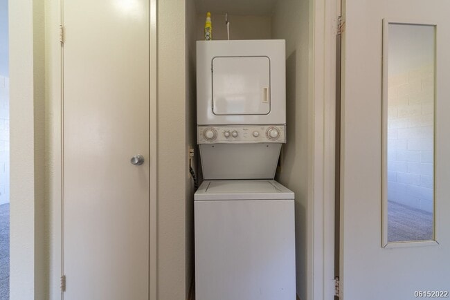 Building Photo - 2br/1ba/1pkg Apartment in Makakilo - Water...