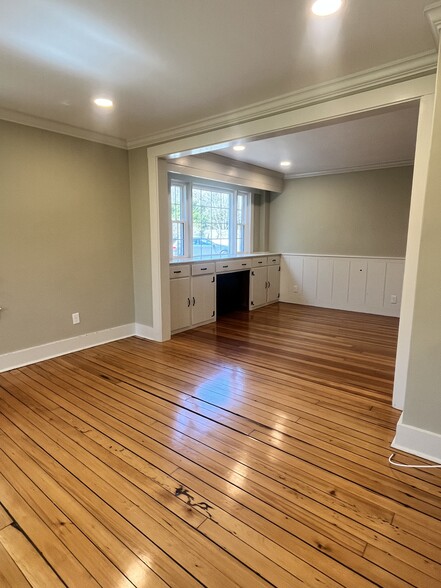 Building Photo - 275 McCorrie Ln