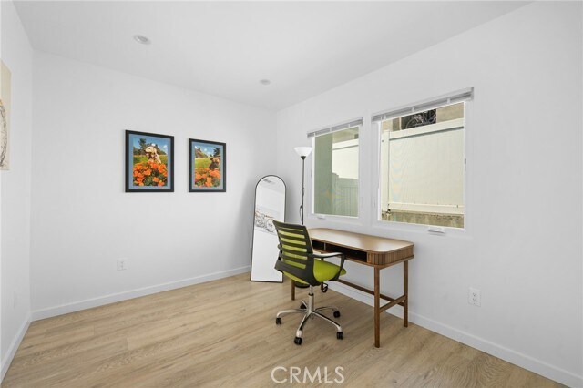 Building Photo - 319 N Kenwood St