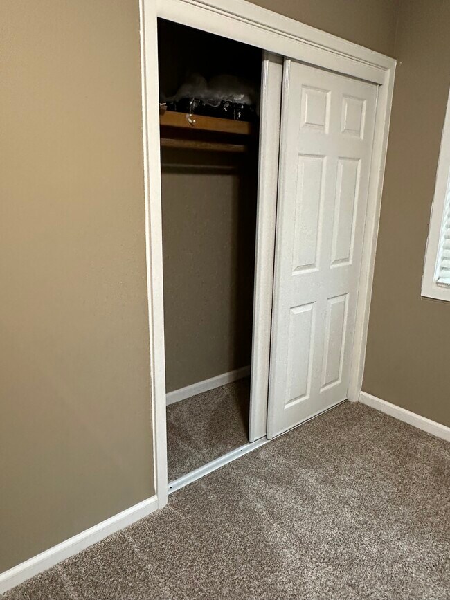 Building Photo - 831 25th Ave N