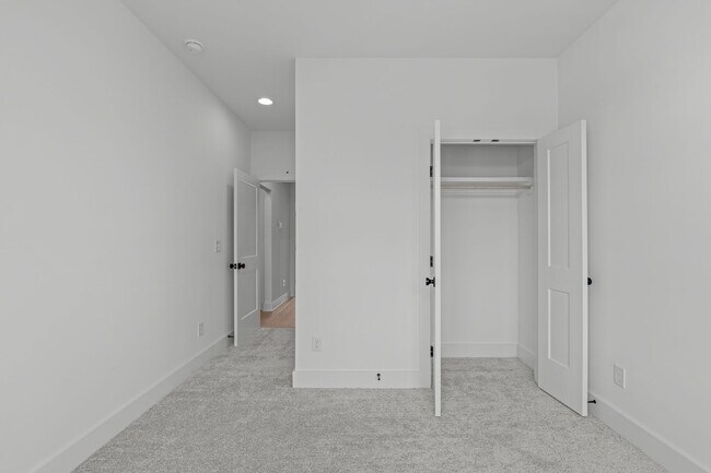 Building Photo - 600 Rocky Knob Ct