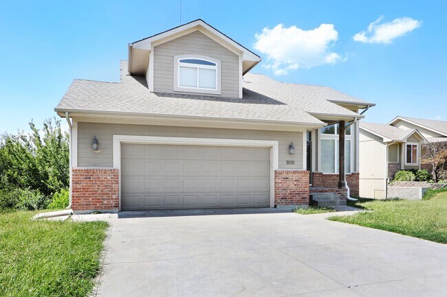 Building Photo - Beautifully Redone 2 Story Home!