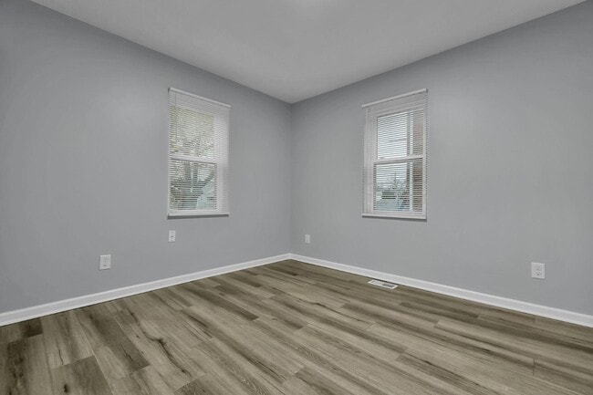 Building Photo - 162 S Powell Ave