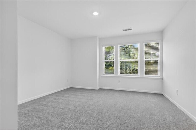 Building Photo - 879 Trace Ln