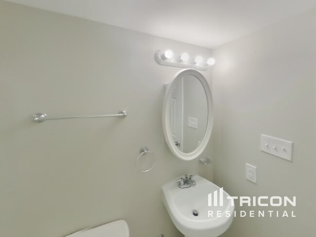 Building Photo - 7 Stone Garden Ct
