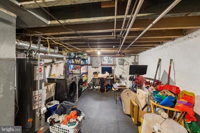 Building Photo - 1555 E Palmer St