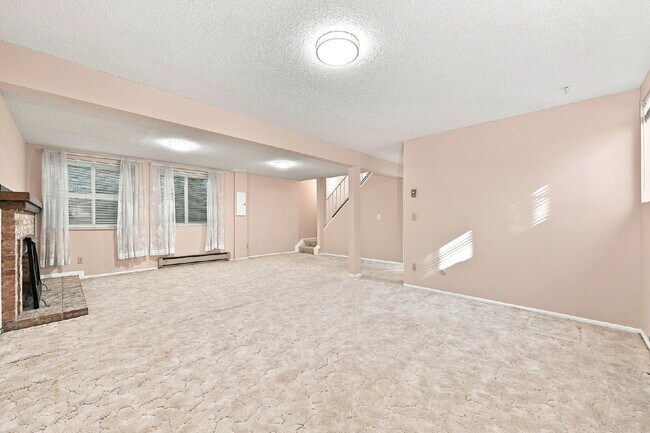 Building Photo - 1354 S Zeno St