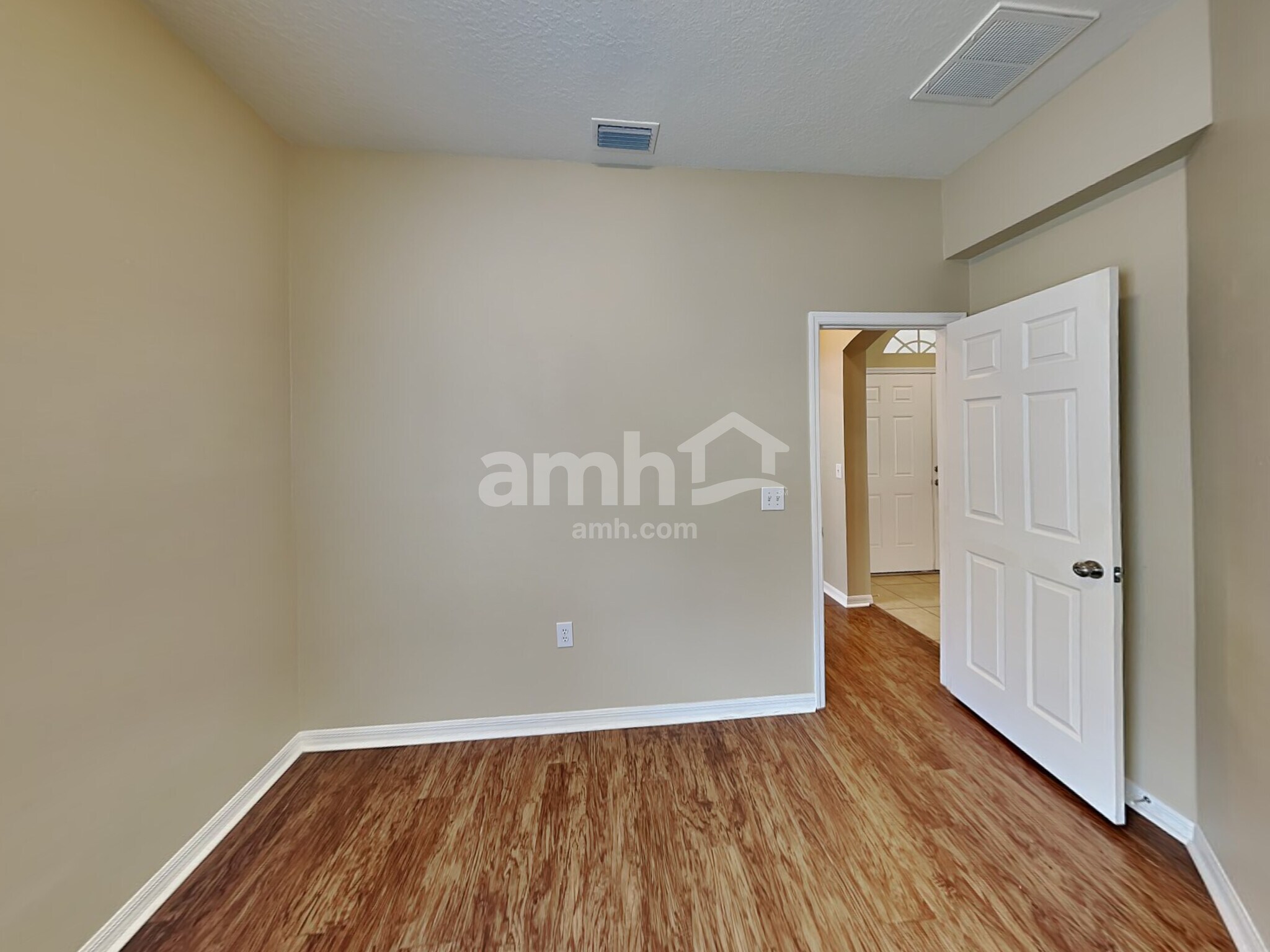 Building Photo - 15505 Martinmeadow Dr