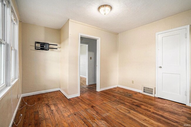 Building Photo - 3929 Lincoln Way W