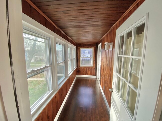 Building Photo - 446 Huntington Rd