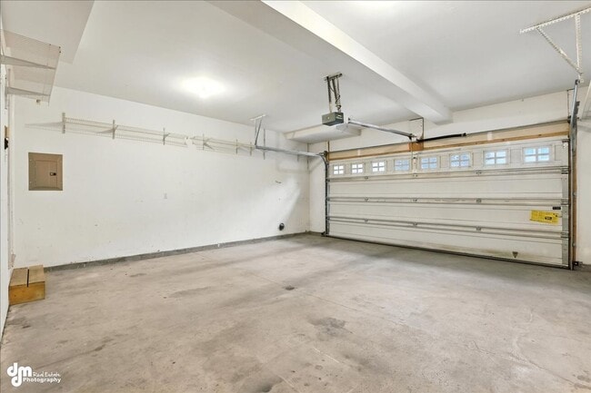 Building Photo - Charming 2BD/2BA Condo!