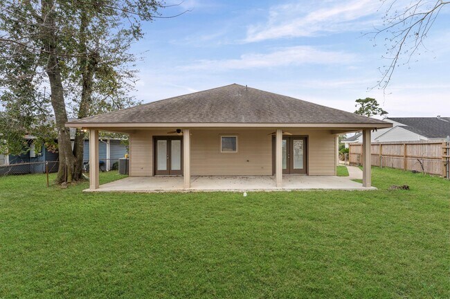 Building Photo - 3611 Wyoming St