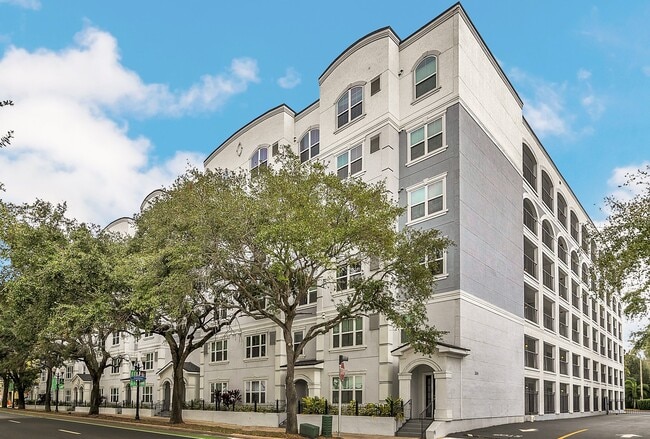 Building Photo - 204 E South St