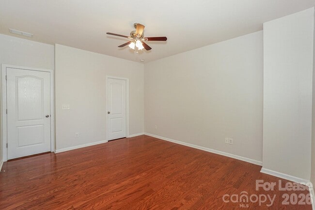 Building Photo - 8273 Viewpoint Lane