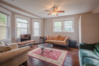 Building Photo - Updated XU Student Rental House