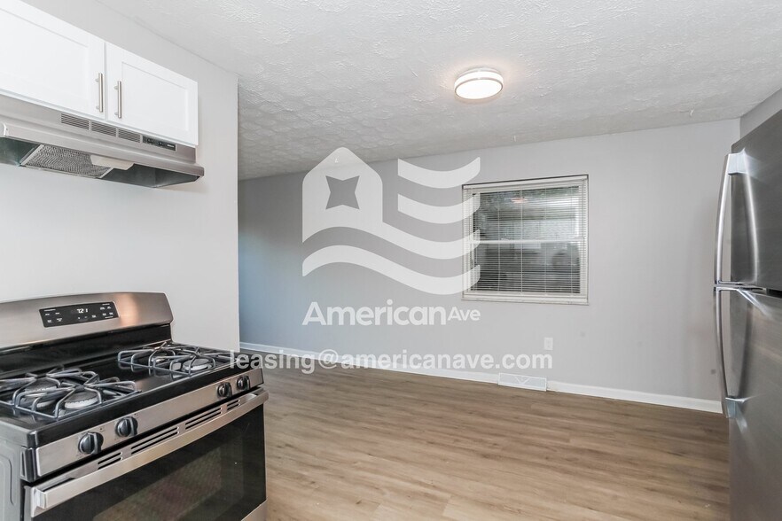 Building Photo - 3075 Percy Ave