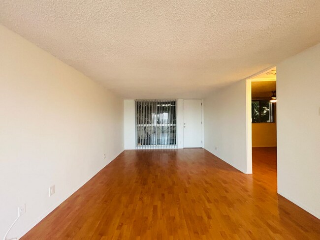 Building Photo - 1137 11th St