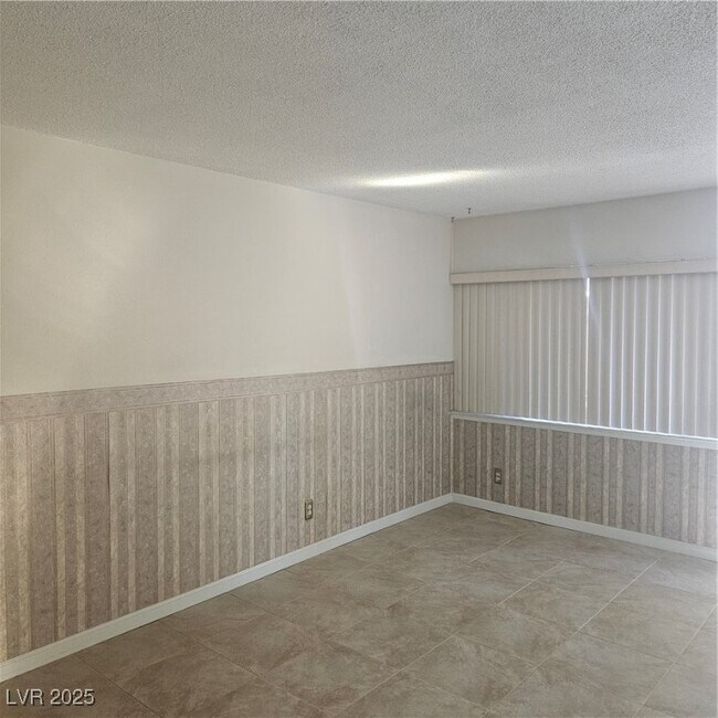 Building Photo - 350 E Desert Inn Rd