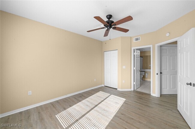 Building Photo - 6360 Aragon Way