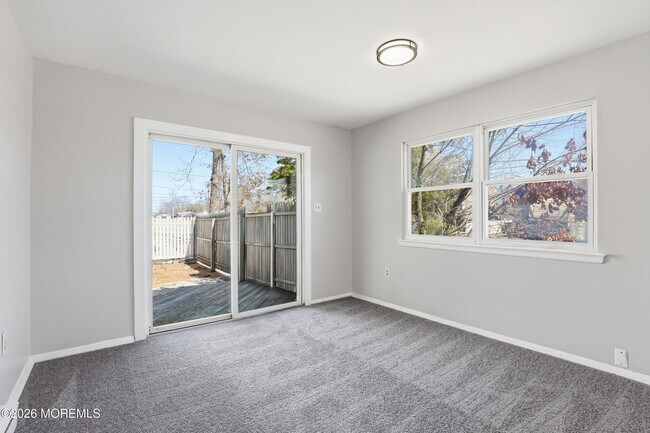 Building Photo - 201 6th St