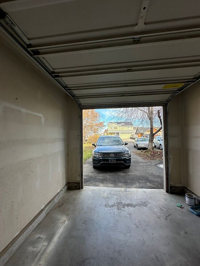 Building Photo - Juniper Ave 4-Plex (Juniper Prop.) - 02900-JUNI-00