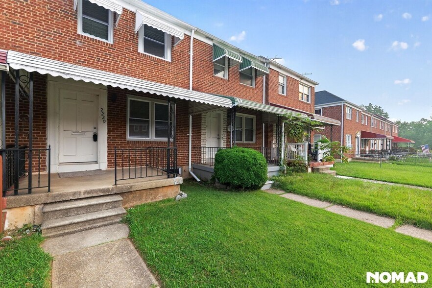 Building Photo - 2229 Redthorn Rd