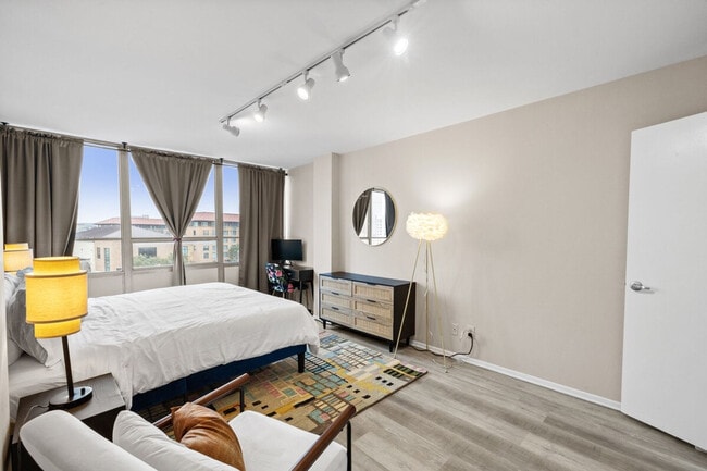 Building Photo - 1800 Lavaca St