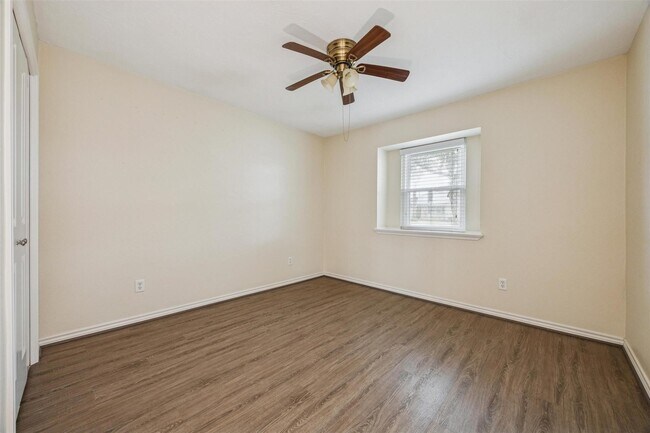 Building Photo - 103 Brigadoon Ln