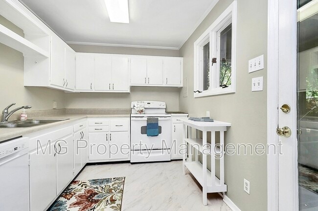 Building Photo - 5022 Furman Pl