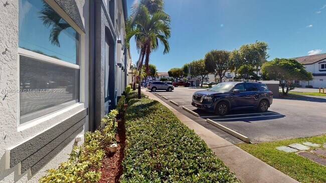 Building Photo - 2217 SE 23rd Ave