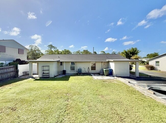 Building Photo - 7073 Brentford Rd