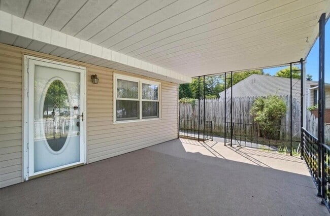 Building Photo - 5401 Spire Ln