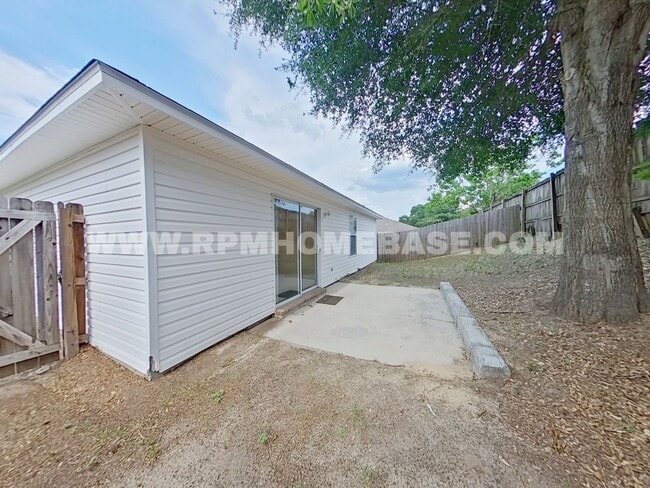 Building Photo - 338 Apple Dr