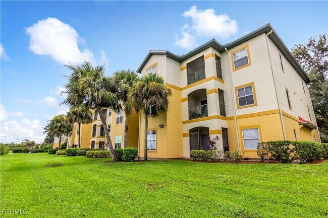 Building Photo - 11490 Villa Grand