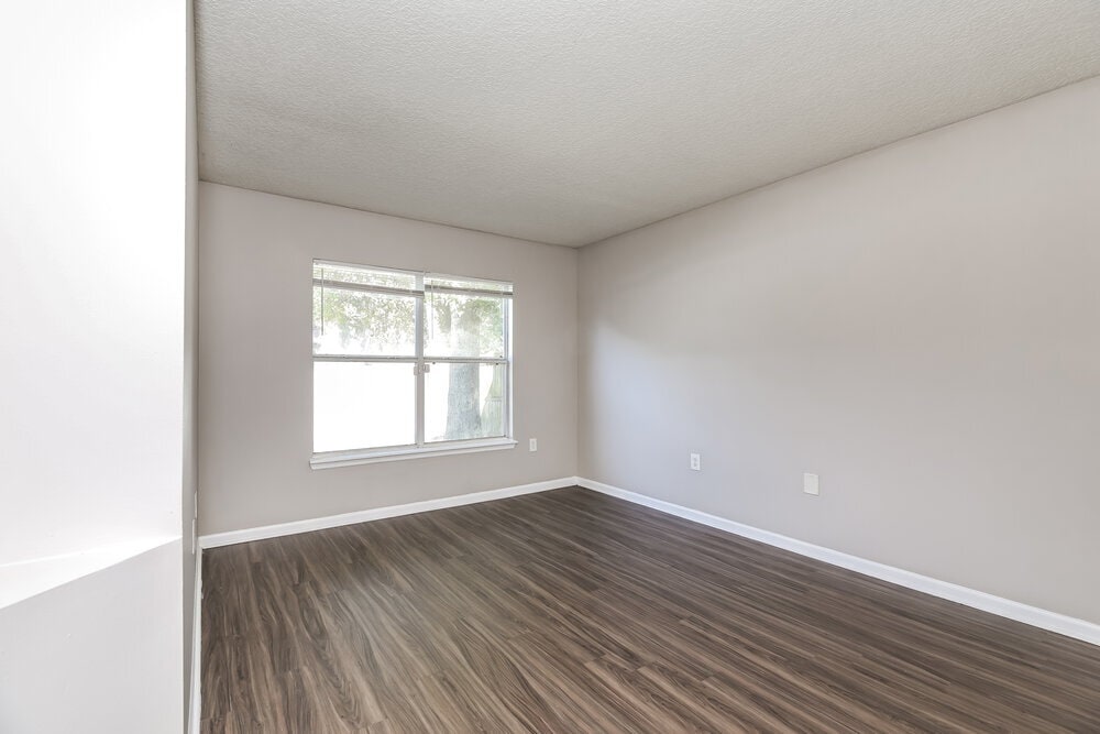 Building Photo - 7899 Cherry Blossom Dr N