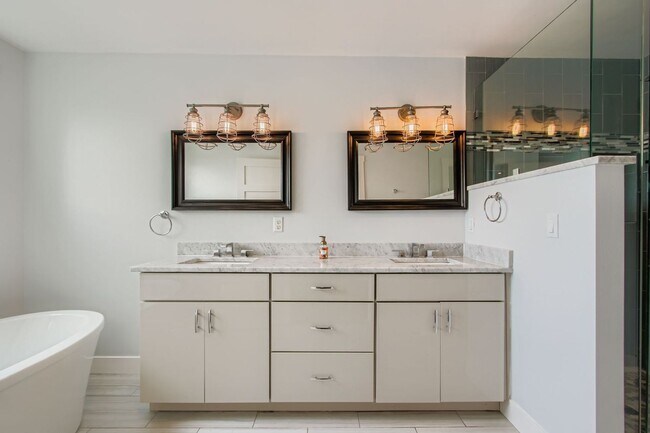 Building Photo - Edge Water Beauty- This is a Must See Home!