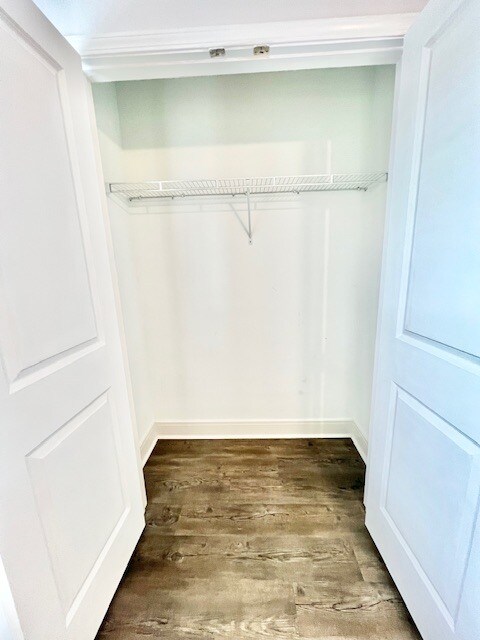 Building Photo - 165 Pommel St