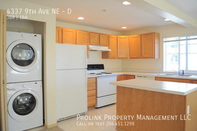 Building Photo - 4337 9th Ave NE