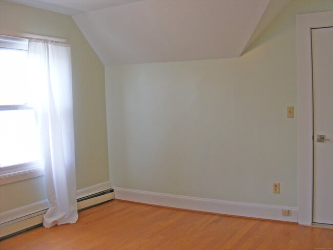 Building Photo - 524 Villa Ave