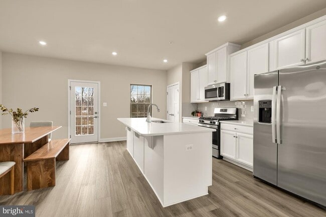 Building Photo - 9639 Tall Oaks Rd