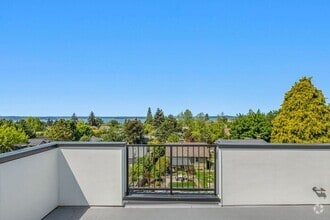 Building Photo - Sweet Ultra-Modern Air-Conditioned West Se...