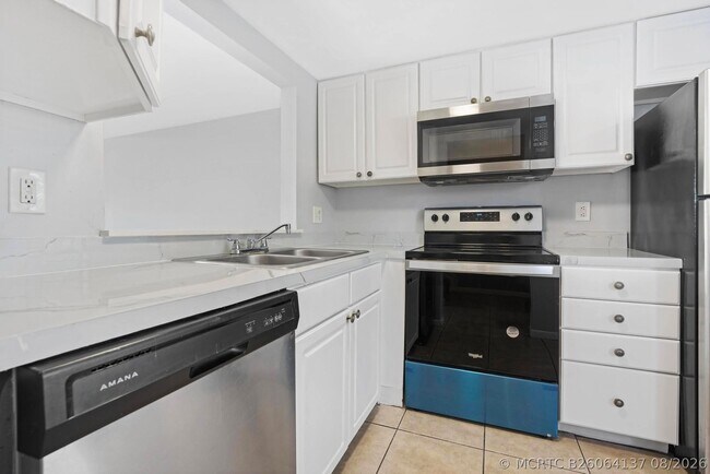 Building Photo - 4080 NW 90th Ave