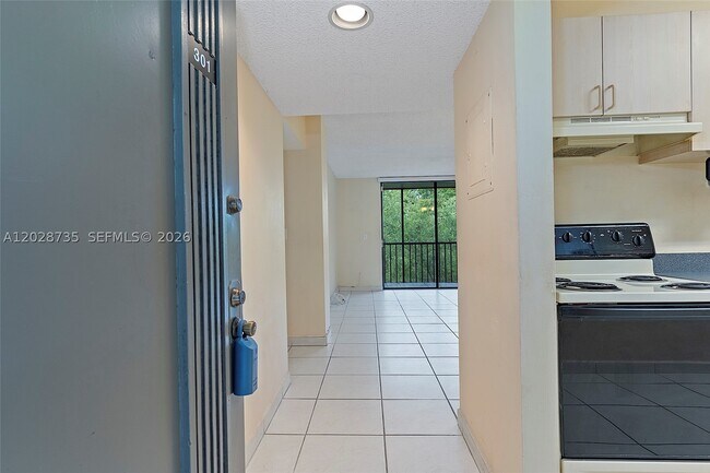 Building Photo - 8760 SW 133rd Ave