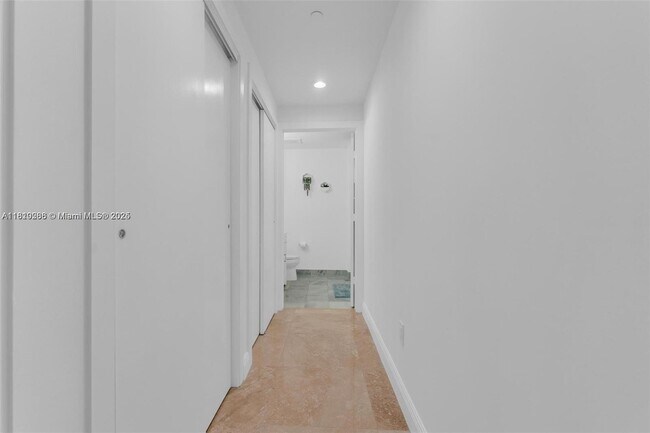 Building Photo - 1050 Brickell Ave