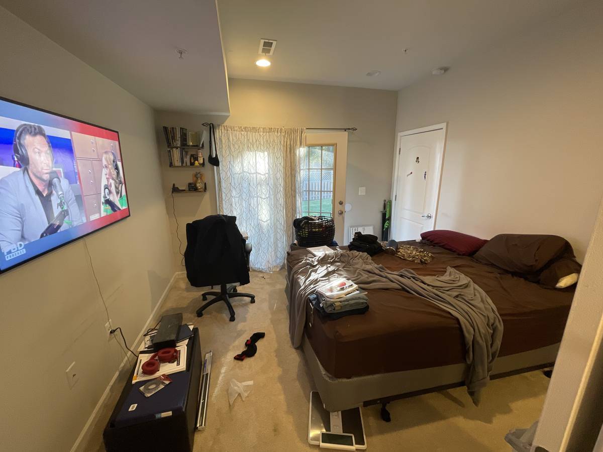 Building Photo - 8203 Hollow Ct